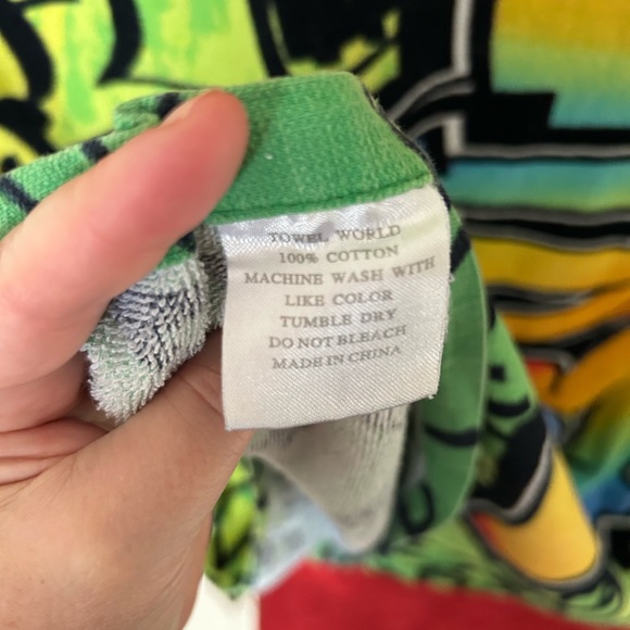 Towel: miami Graffiti street art beach towel used - Picture 3 of 4